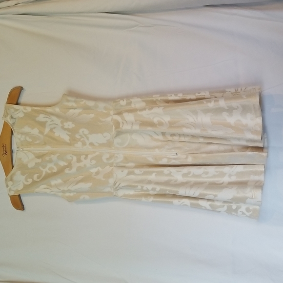 Cream white lace zip up dress - Picture 2 of 5